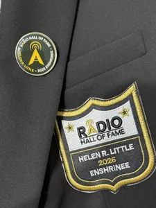 CustomBannersNow.Com - Epoxy Lapel Pin