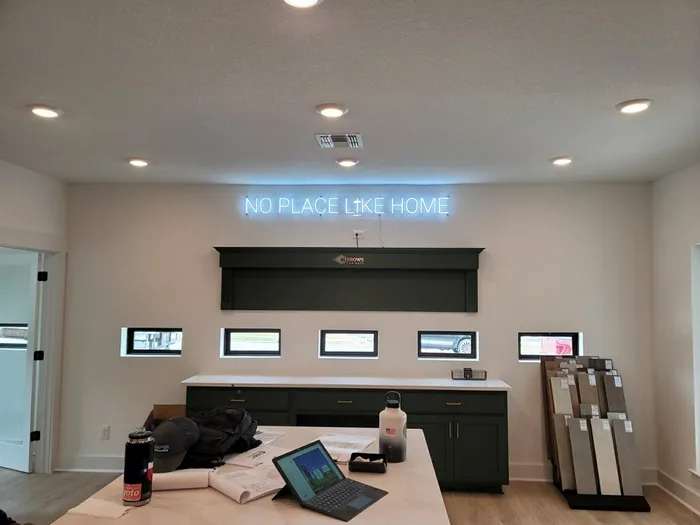 CustomBannersNow.Com - Custom Neon Sign