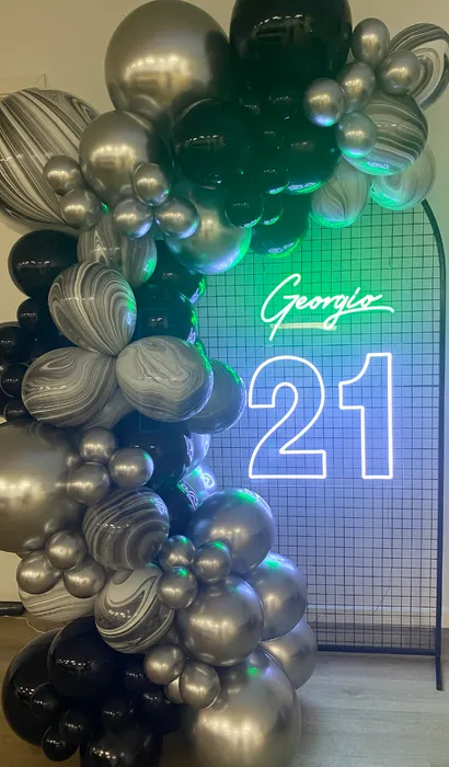 CustomBannersNow.Com - Custom Neon Sign