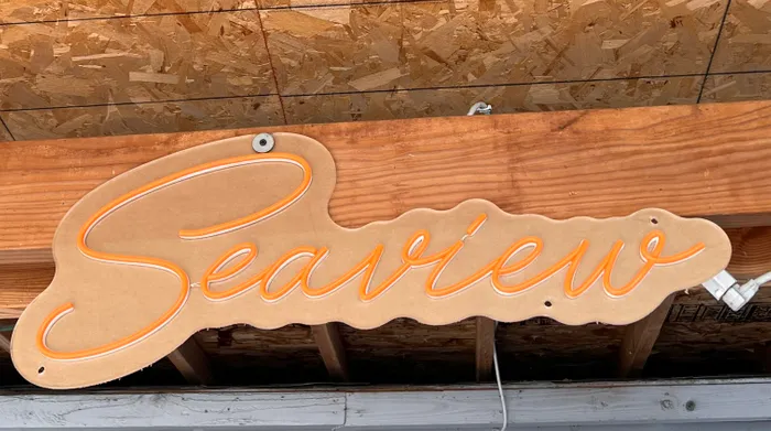 CustomBannersNow.Com - Custom Neon Sign