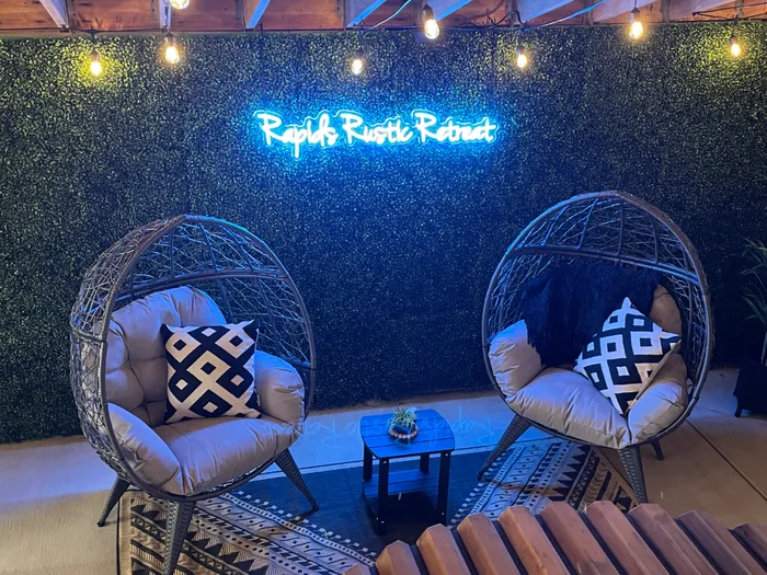 CustomBannersNow.Com - Custom Neon Sign