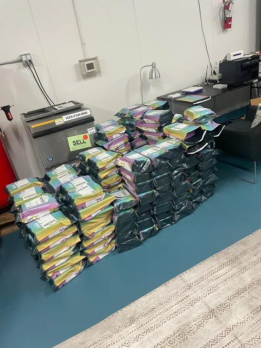 CustomBannersNow.Com - Custom Poly Mailer