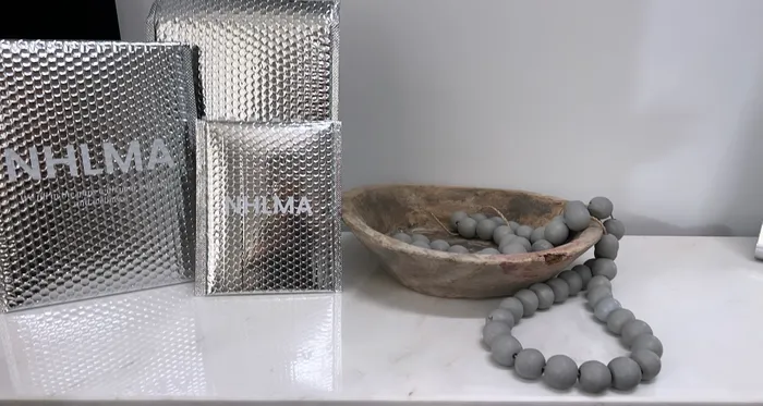 CustomBannersNow.Com - Custom Matte Bubble Mailer