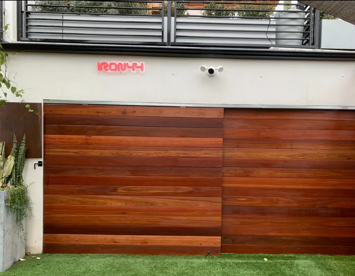 CustomBannersNow.Com - Custom Neon Sign