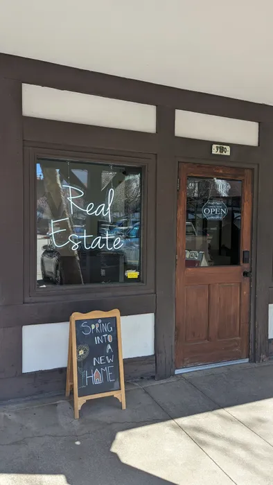 CustomBannersNow.Com - Custom Neon Sign