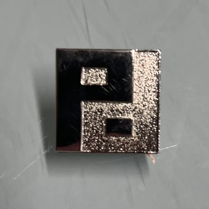 CustomBannersNow.Com - Die Struck Pin