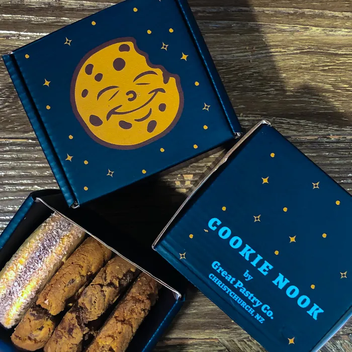 CustomBannersNow.Com - Custom Mailer Box