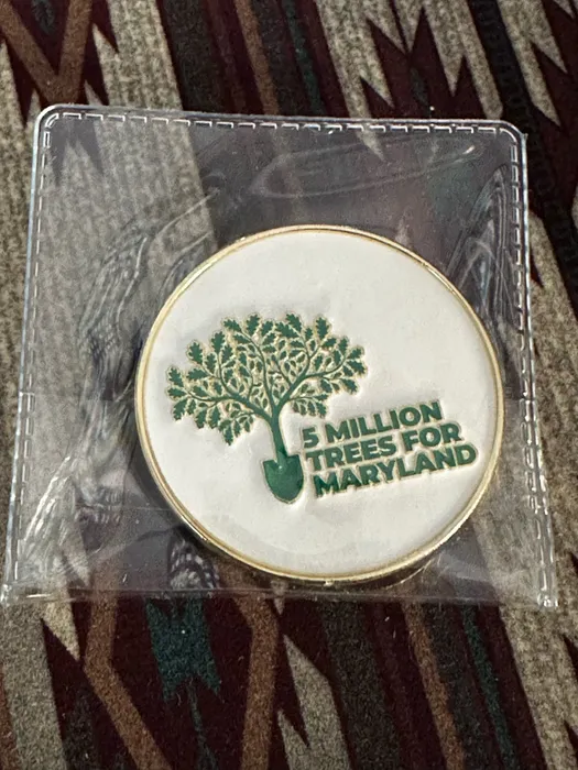 CustomBannersNow.Com - Soft Enamel Pin