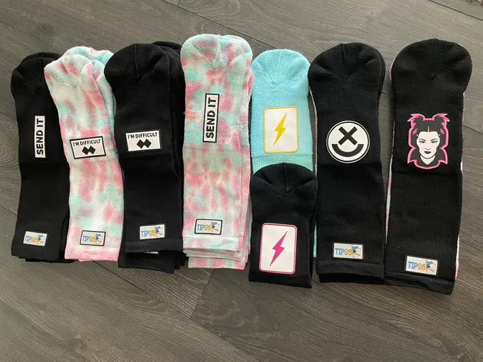 CustomBannersNow.Com - Woven Patches