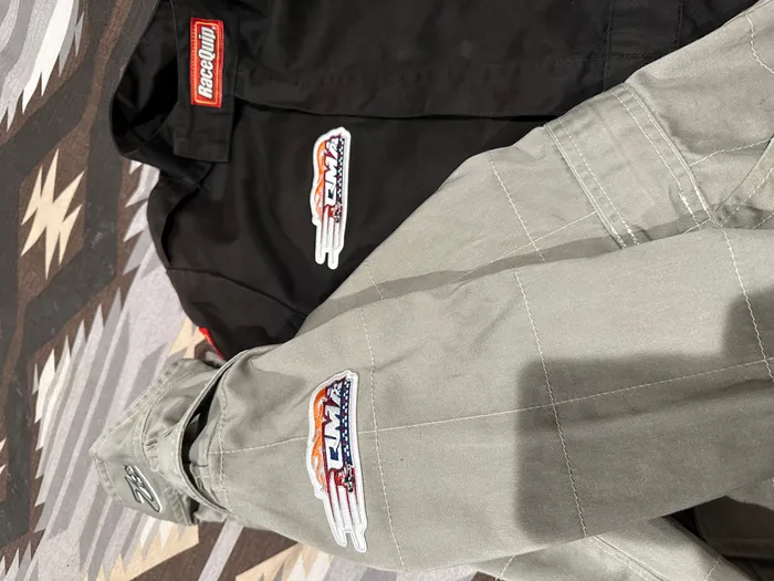 CustomBannersNow.Com - Embroidered Patches