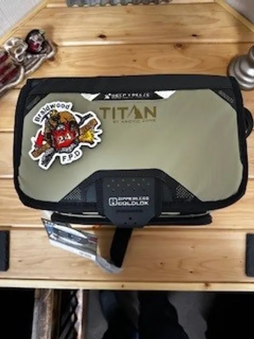 CustomBannersNow.Com - Embroidered Patches