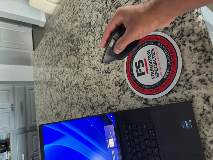 CustomBannersNow.Com - Custom Round Mouse Pad