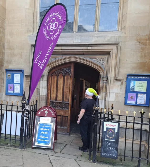 CustomBannersNow.Com - Teardrop Flag