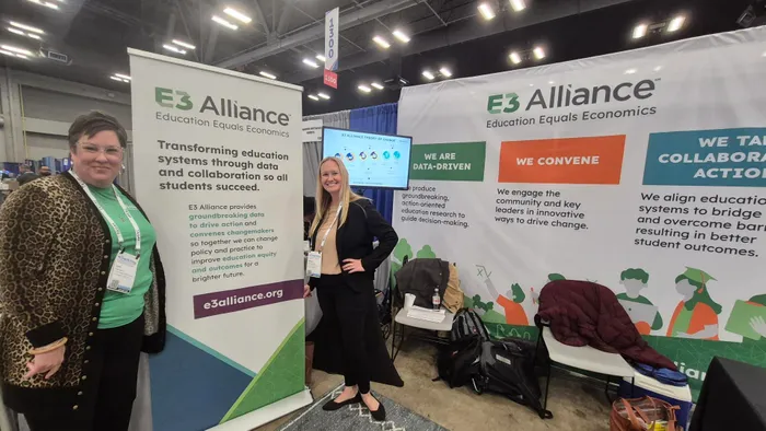 CustomBannersNow.Com - Adjustable Stand Banner