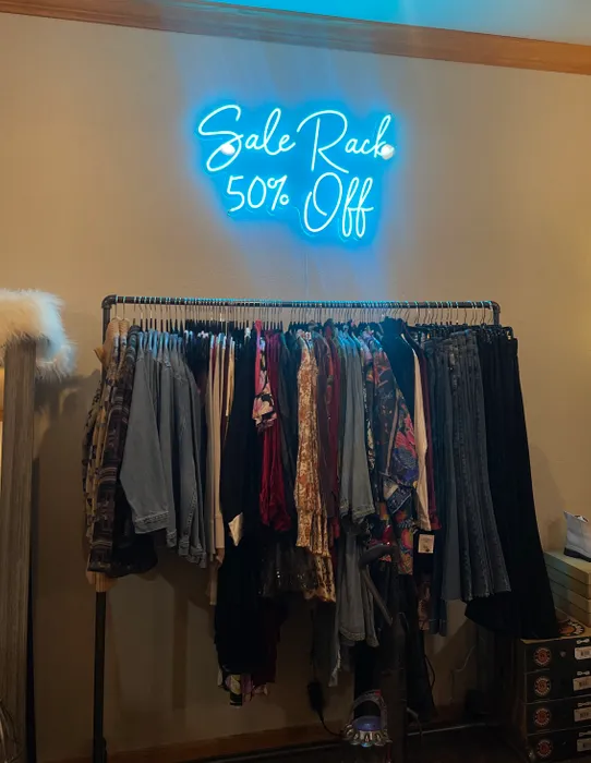 CustomBannersNow.Com - Custom Neon Sign