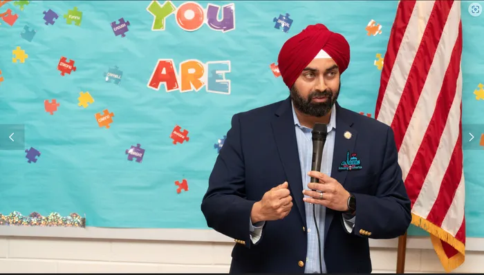 CustomBannersNow.Com - Embroidered Patches