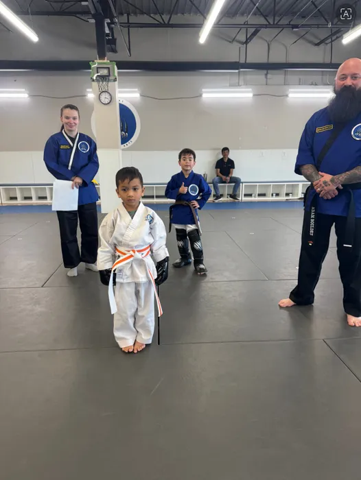 CustomBannersNow.Com - Embroidered Patches