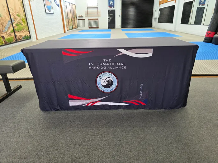 CustomBannersNow.Com - Custom Rectangle Table Covers