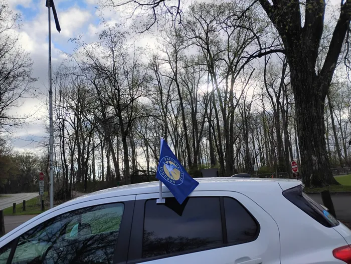 CustomBannersNow.Com - Custom Car Flags