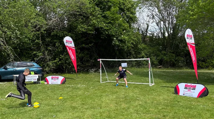 CustomBannersNow.Com - Oval Pop Up Banners