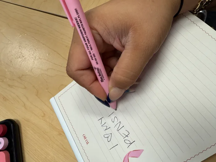 CustomBannersNow.Com - Easy Click Minimalist Plastic Ball Pen