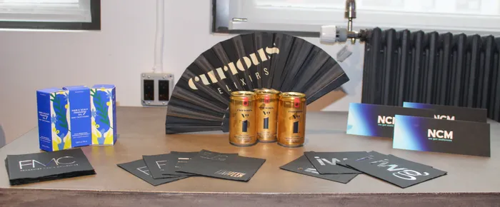 CustomBannersNow.Com - Custom Foil Stamped Beverage Napkin