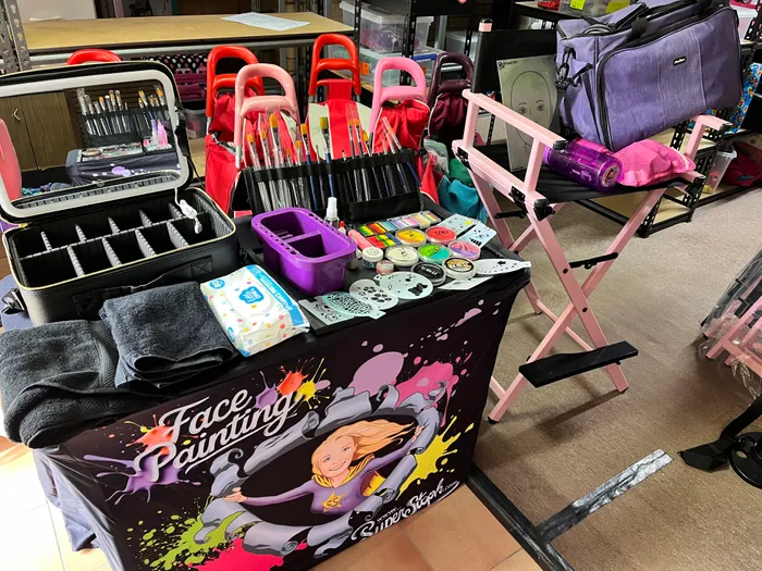 CustomBannersNow.Com - Custom Square Table Covers