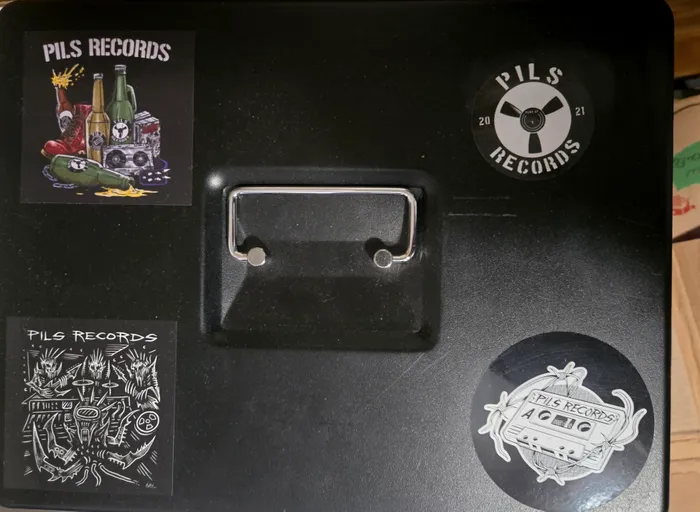 CustomBannersNow.Com - Square Stickers