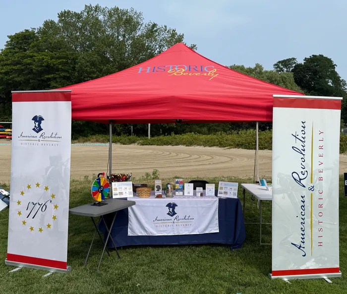 CustomBannersNow.Com - Table Runner