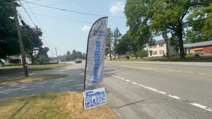 CustomBannersNow.Com - Feather Flag