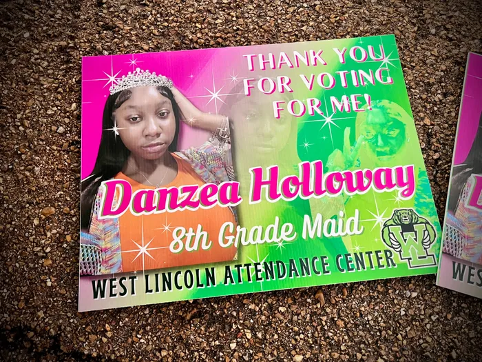 CustomBannersNow.Com - Graduation Outdoor Yard Sign