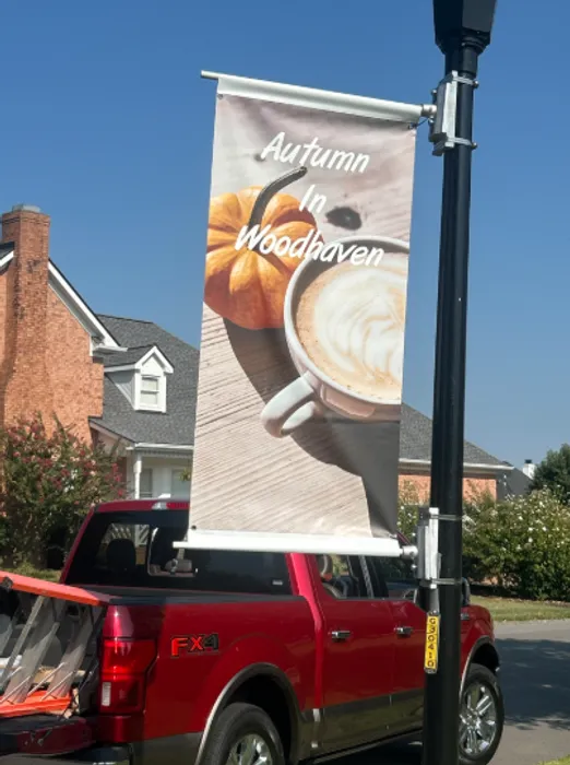 CustomBannersNow.Com - Pole Banners