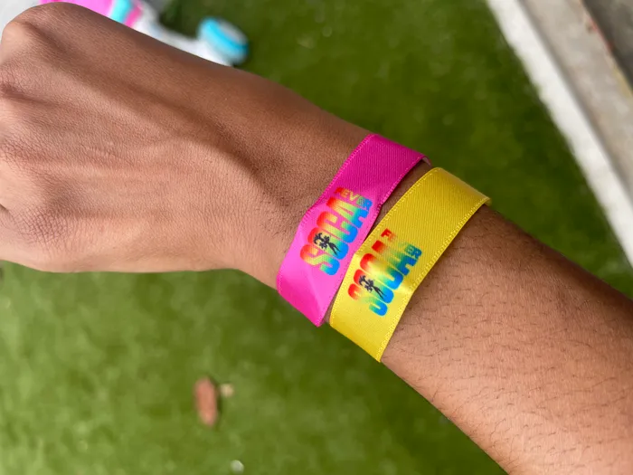 CustomBannersNow.Com - Full Color Satin Cloth Wristbands