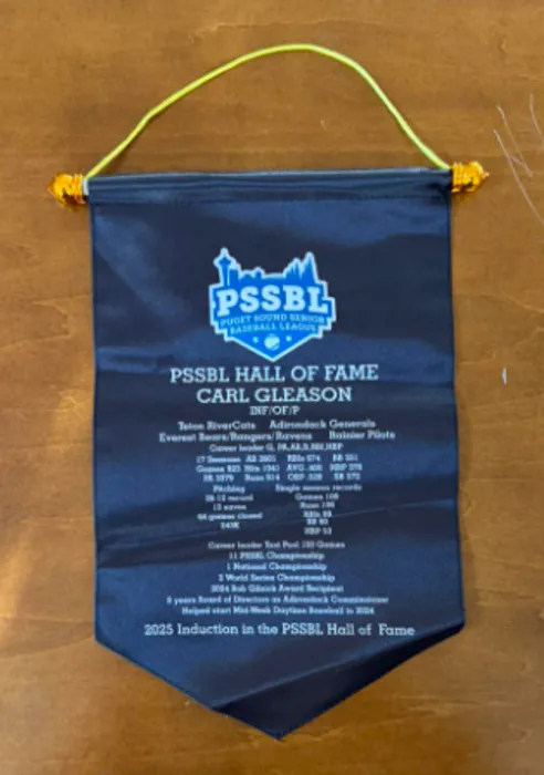 CustomBannersNow.Com - Podium Banners