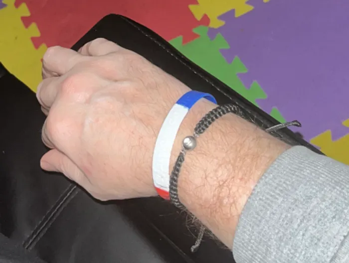 CustomBannersNow.Com - Custom Embossed Wristbands