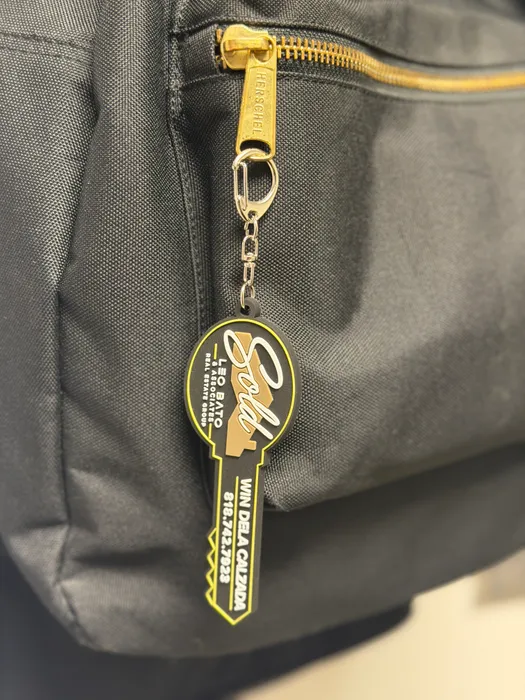 CustomBannersNow.Com - PVC Keychain