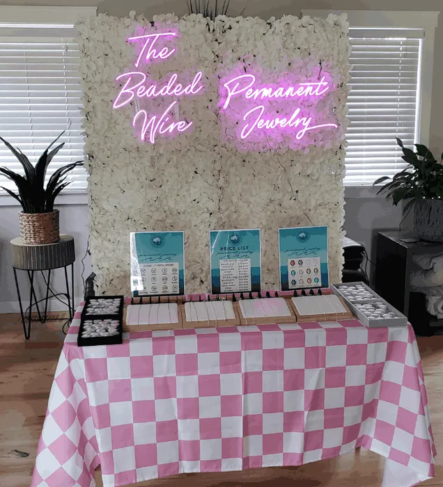 CustomBannersNow.Com - Custom Neon Sign