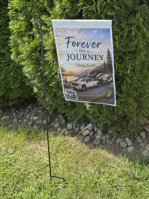 CustomBannersNow.Com - Garden Flag