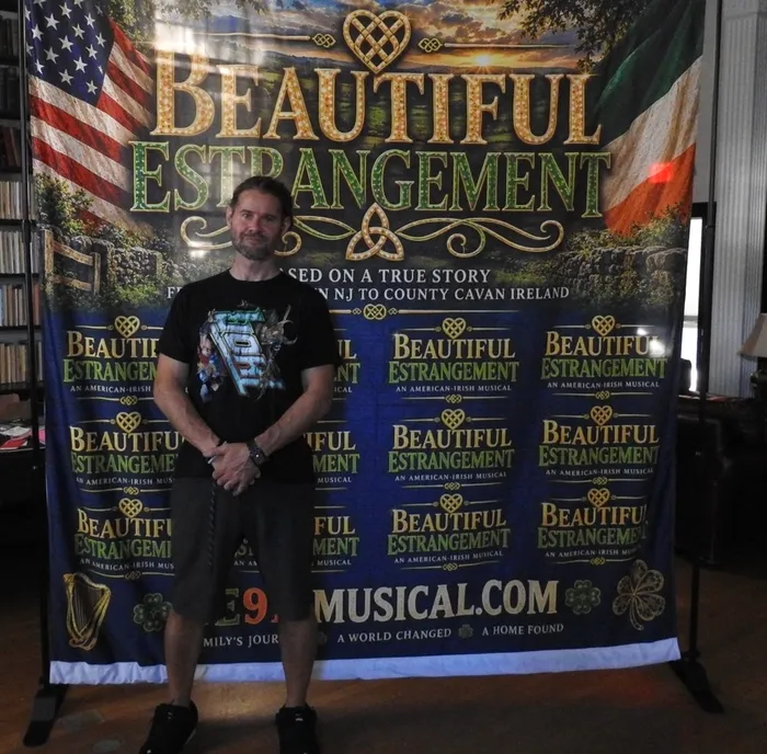 CustomBannersNow.Com - Adjustable Stand Banners