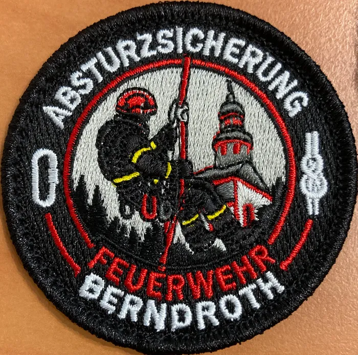 CustomBannersNow.Com - Embroidered Patches