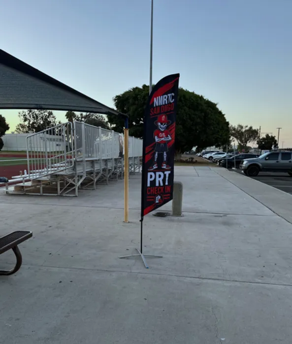 CustomBannersNow.Com - Custom Blade Flags