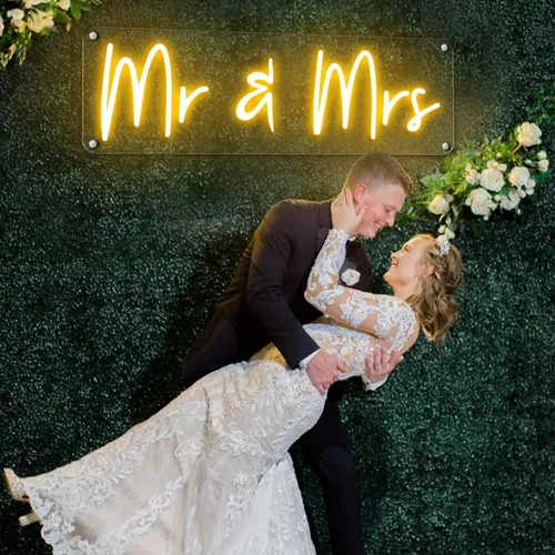Mr & Mrs Neon Sign - Custom Banners Now